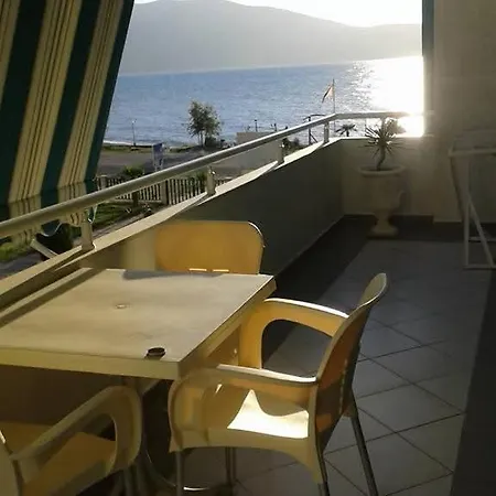 Rezidenca Radhima דירה Vlorë